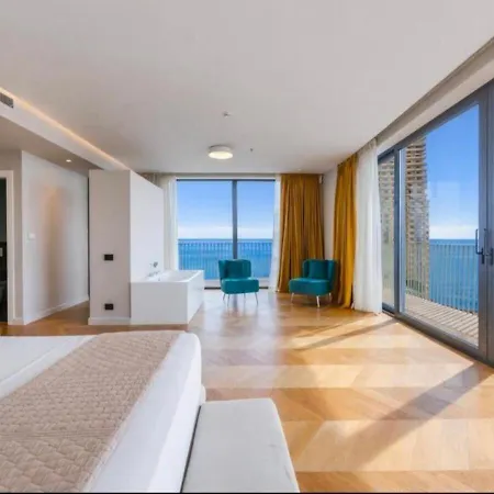 By Ps - Bay 4* Durres