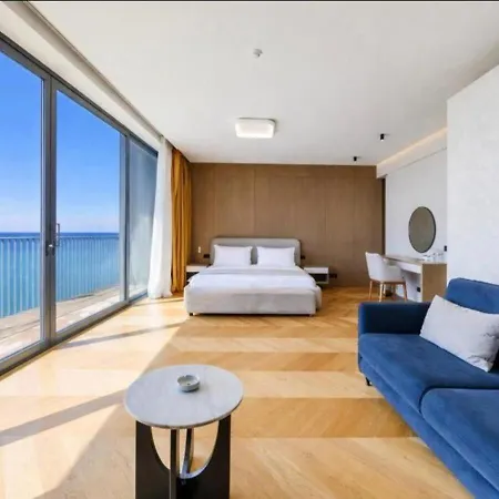 By Ps - Bay Hotel